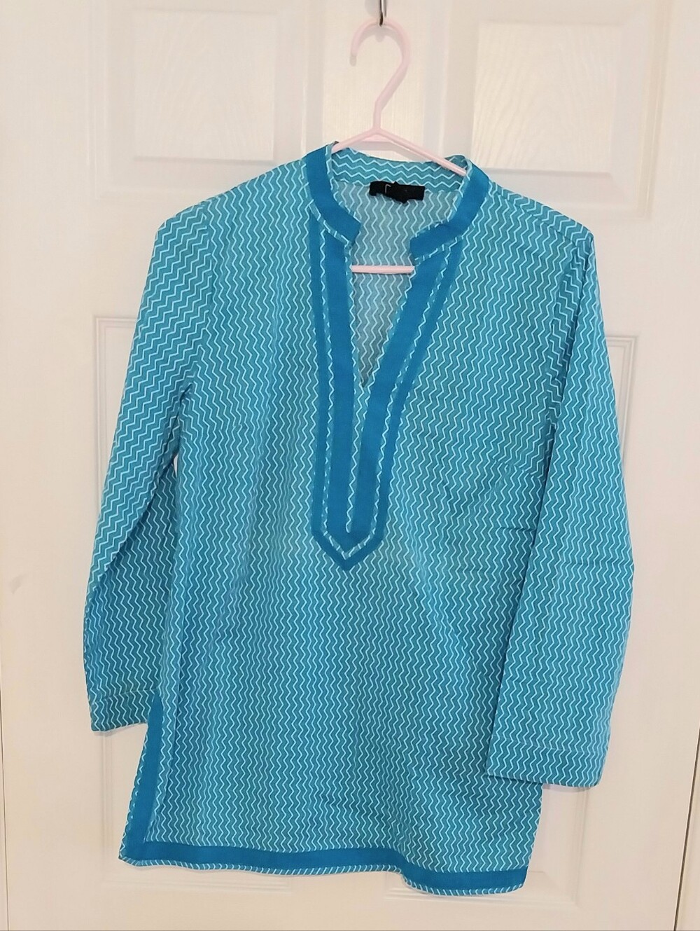 👗👗Turquoise Chevron Tunic with White Accents